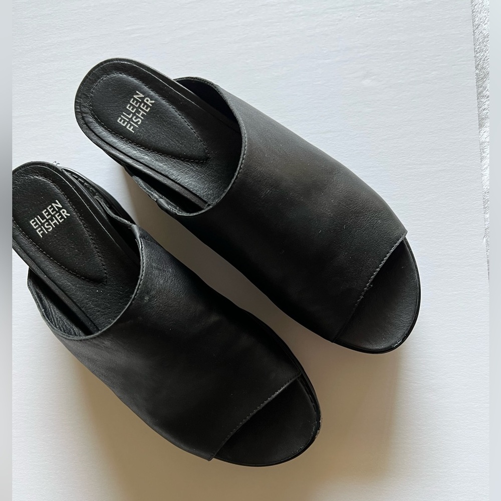 Eileen Fisher Black Leather Platform Sandal 1”